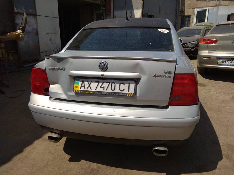 Крышка багажника 3B5827025C   Volkswagen Passat
