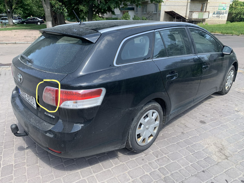 Фонарь задний правый Toyota Avensis  2009 универсал 2.0 Дизель Житомир