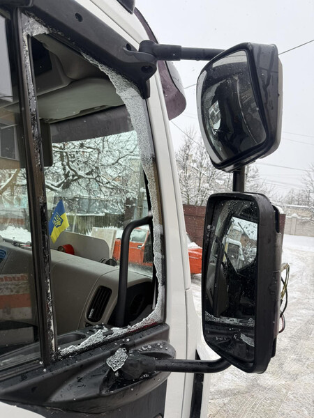 Стекло двери Renault Midlum  2006 4.8 Дизель Глухов