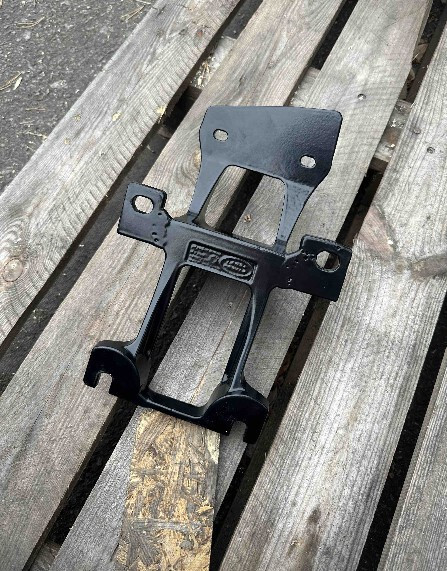 Кронштейн подножки Land Rover Discovery  2017 3.0 Дизель Киев