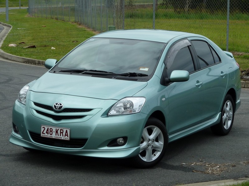 Капот Toyota Yaris 2008 г.  1.5 л бензин Луцк