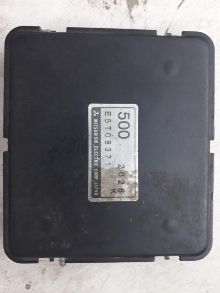 Расходомер воздуха e5t08371 500 Mitsubishi Carisma  2002 1.6 Бензин Одесса