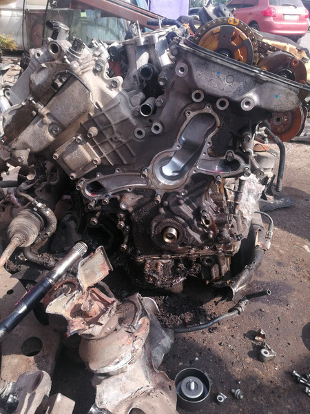 Передня кришка двигуна Lexus RX  2005 универсал 3.5 Бензин Тернополь