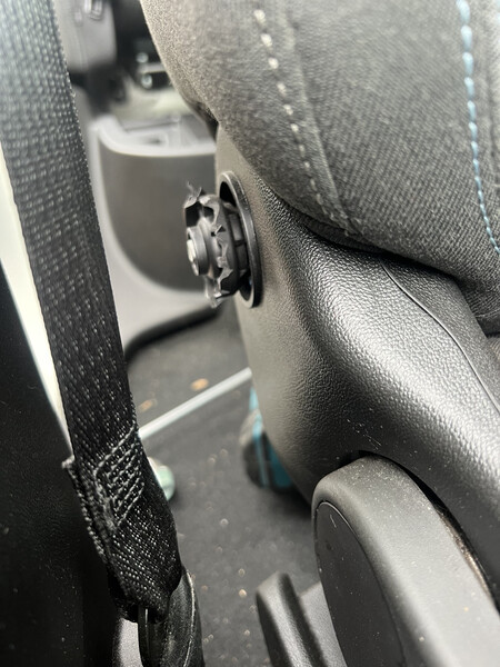 Ручка сидения правая (спинка) Chevrolet Bolt  2022 хетчбек 1.0 Электро 