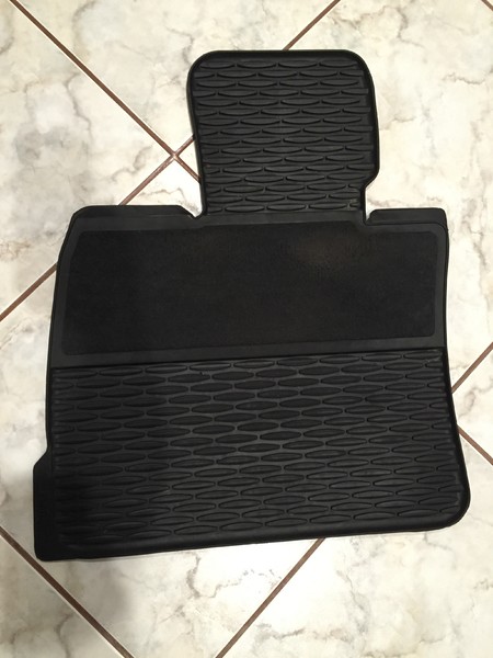 Водительский резиновый коврик 5147 2155 208   BMW X5