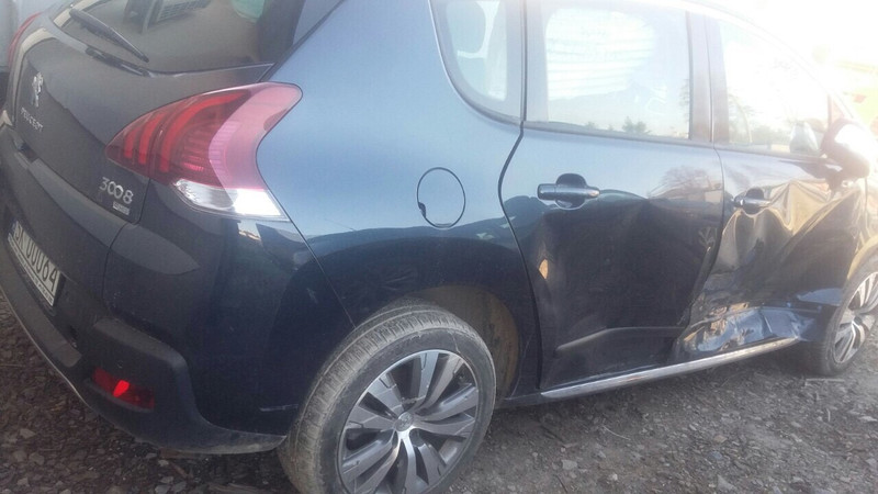 Двері праві Peugeot 3008  2013 универсал 1.6 Дизель Львов