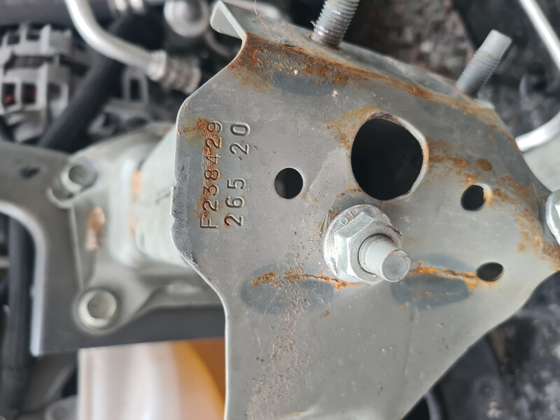 П'ятак лонжерона Nissan Sentra  2020 2.0 Бензин 