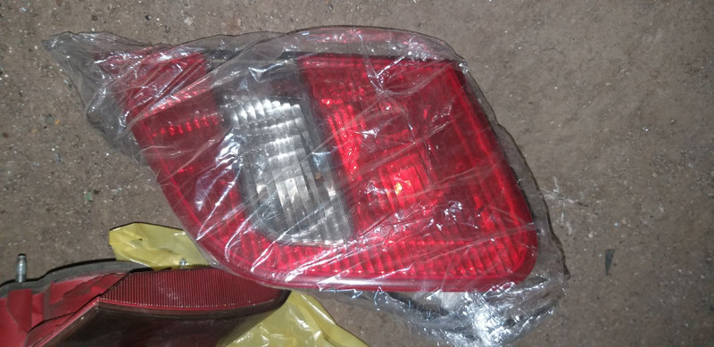 Левый задний внутренний фонарь Mitsubishi Carisma  2003 1.6 Бензин Киев