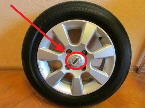 Колпачки дисков с надписью Nissan Tiida C11  2008 хэтчбек 1.6 Бензин Краматорск