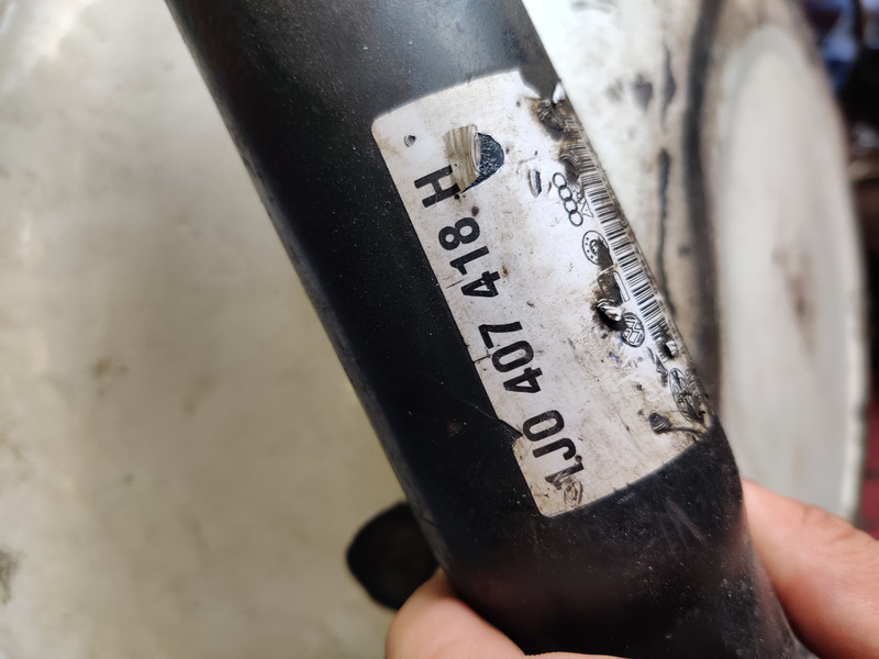 Полуось правая передняя 1J0407418H   Volkswagen Golf