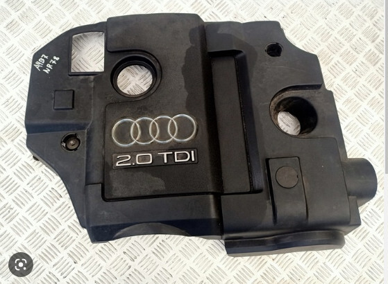 Декоративна кришка двигуна Audi A4 B8  2008 2.0 Дизель 