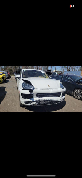 Капот Porsche Cayenne 2015 г.  3.0 л дизель Днепр