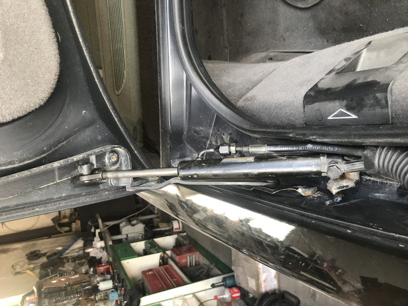 Петля кришки багажника BMW 7 Series E38  1999 3.0 Дизель Тернополь