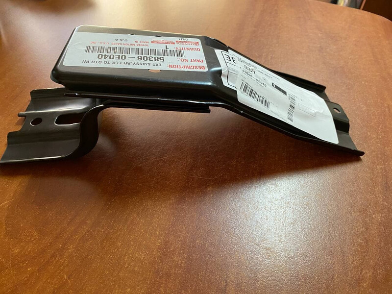 Кронштейн запаски Toyota Highlander  2011 2.0 Бензин Харків