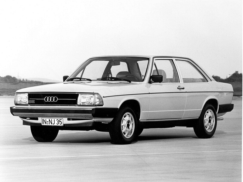 Подушки двигуна Audi 100 C2  1980 купе 1.6 Бензин 