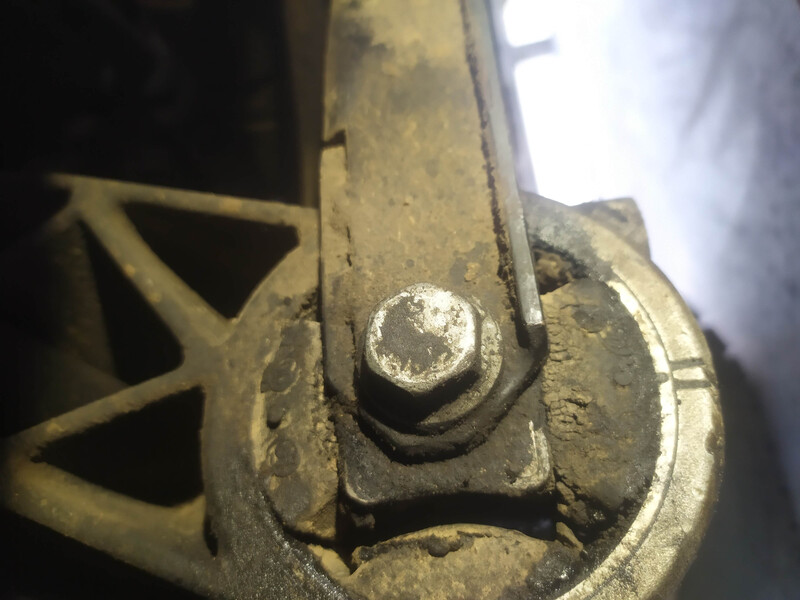 Задняя подушка двигателя Mercedes Vito 1998 г.  2.3 л дизель Киев