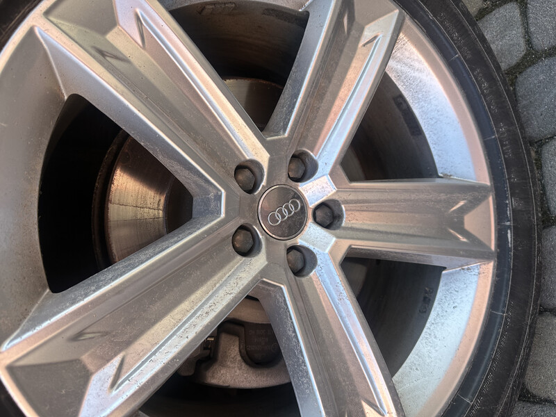 Колпак Audi Q8 2020 г.  3.0 л дизель Хмельник