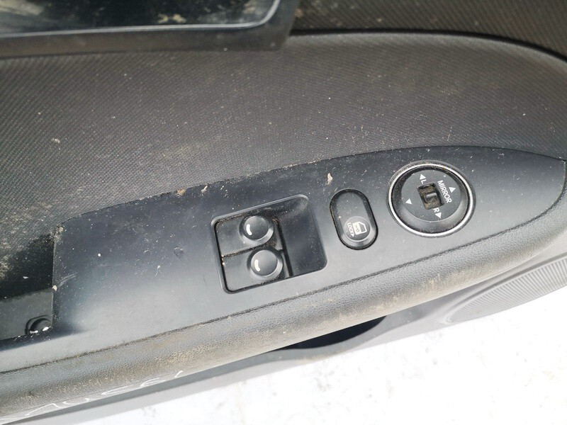 Блок управления стеклоподъемниками Hyundai i30  2011 Киев