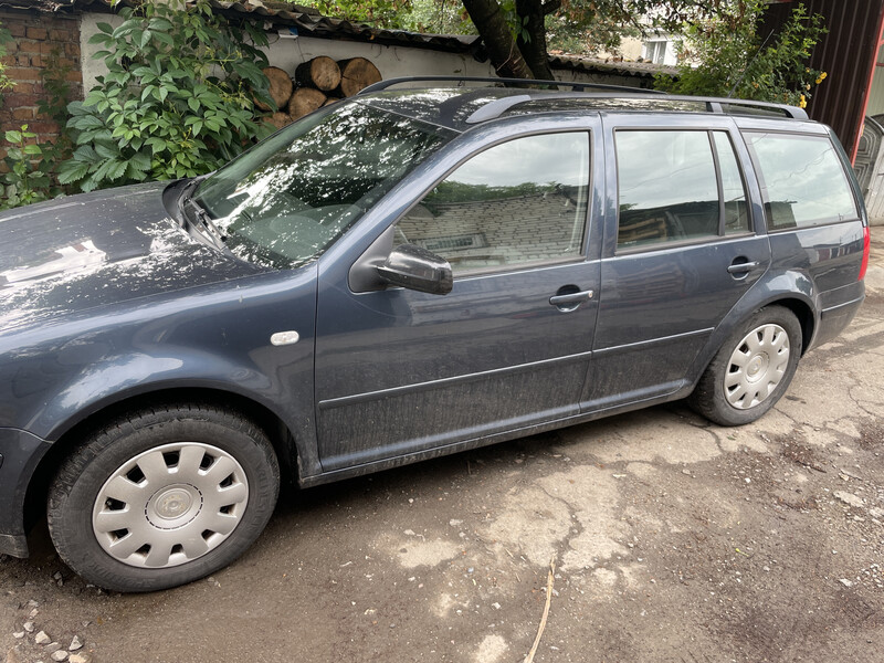 Задні ліві дверки код фарби lc5f Volkswagen Golf 5  2005 универсал 1.6 Бензин Хмельницкий