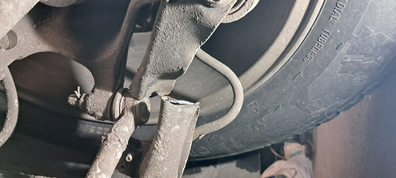 Ричаг продольний Subaru Outback универсал 2005 г.  2.5 л бензин Белая Церковь