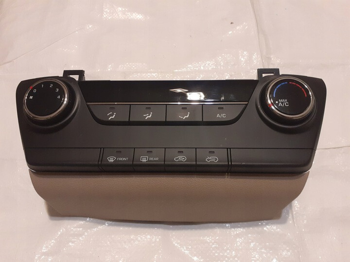 Панель керування пічкою та кондиціонером Hyundai Tucson 2WD 2017 2.0 Бензин 