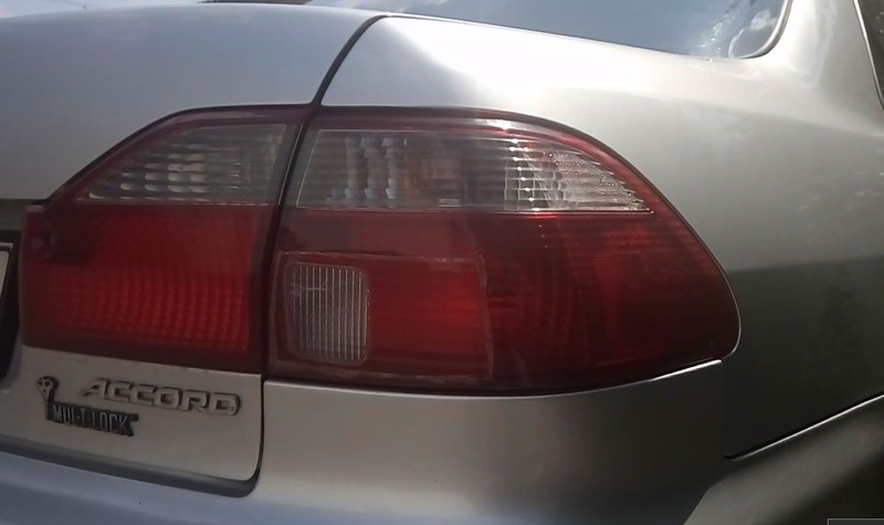 Фонарь задний правый 33501-S84-G01   Honda Accord