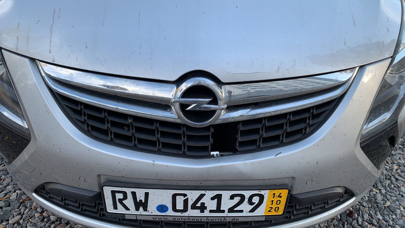 Решетка радиатора Opel Zafira C универсал 2013 г.  2.0 л дизель Черкассы