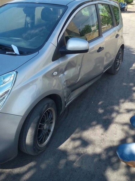 Дверь передняя левая Nissan Note E11 хэтчбек 2009 г.  1.6 л бензин Херсон