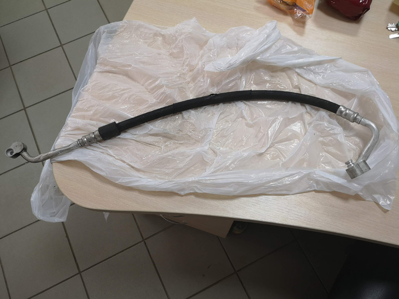 Трубка компресора кондиціонера 5N0820721N   Volkswagen Tiguan