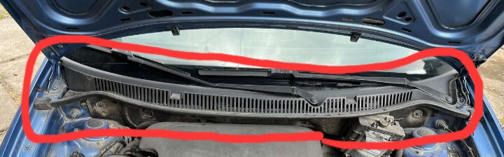 Жабо, пластиковая накладка дворников Volkswagen Polo 4  2006 хэтчбек 1.4 Бензин Первомайск