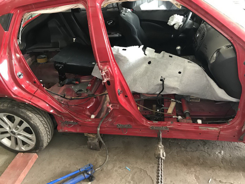 Порог правый с центральной стойкой и частью задней арки Nissan Juke  2013 хетчбек 1.6 Бензин 