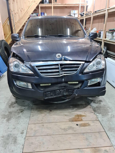 Бампер передний SSangYong Kyron 2011 г.  2.0 л дизель Киев