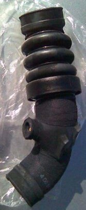 Патрубок з интеркулера Audi A8 D2 2001 р.  2.5 л дизель Рівне