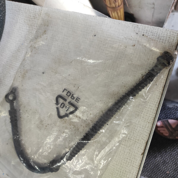 Шланг гальмівний Hyundai Tucson  2008 2.0 Бензин 