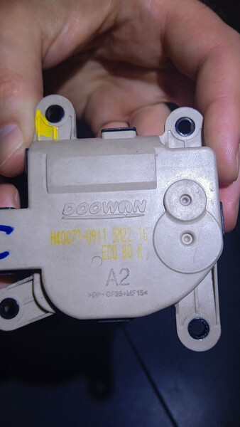 Шаговый двигатель печки H40073-0911   Hyundai Tucson, Kia Sorento