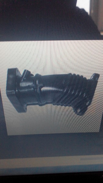 Воздушный патрубок 1440439   Ford C-Max, Ford Focus