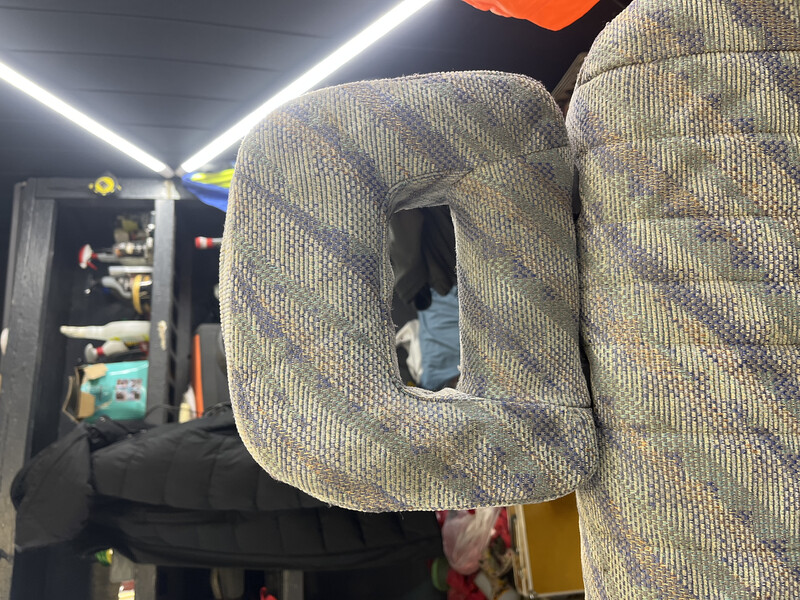 Подголовник Mitsubishi Space Gear  1999 2.0 Бензин Лубны