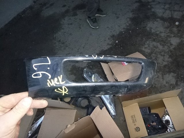 Накладка противотуманки левая Land Rover Range Rover Sport универсал 2014 г.  2.2 л дизель Киев