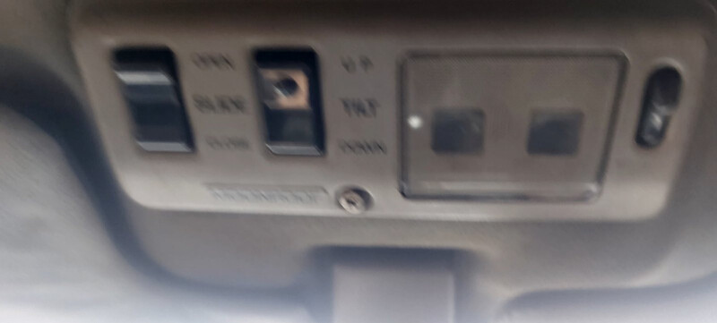 Кнопка відкривання люка або панелька в зборі Toyota Carina  1989 2.0 Бензин 