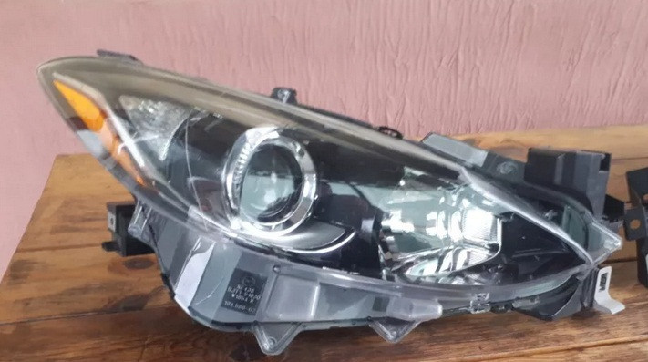 Фара rh галоген usa Mazda 3 BM 2015 г.  2.0 л бензин Новомосковск