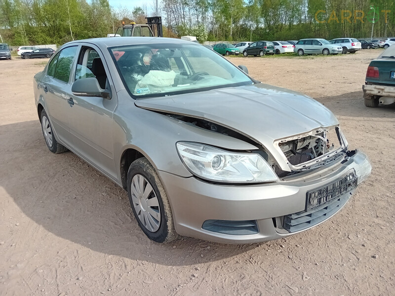 Крыло переднее Skoda Octavia A5  2010 хэтчбек 1.6 Бензин Куликов