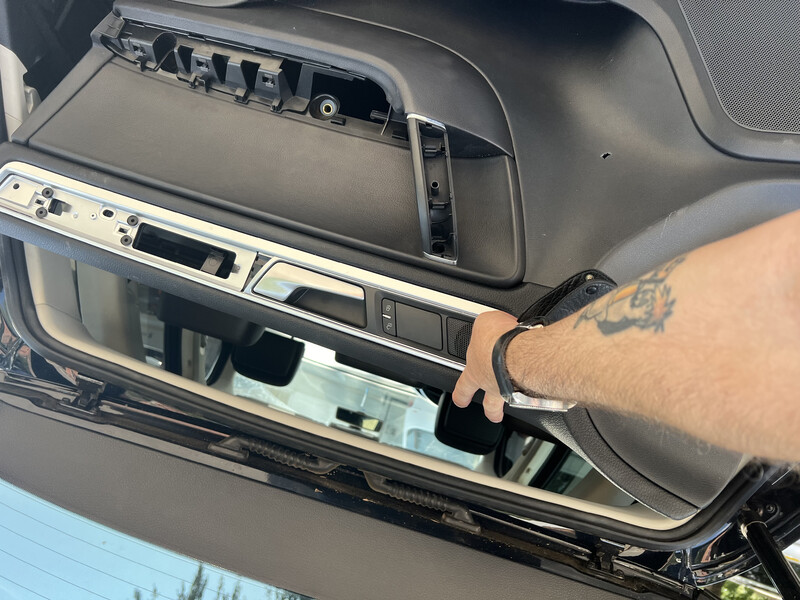 Карта передніх дверей Volkswagen Touareg  2016 3.0 Дизель Херсон