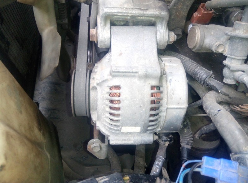 Генератор Toyota Mark II  1990 2.0 Бензин Одесса