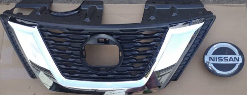 Решітка радіатора Nissan Rogue  2019 