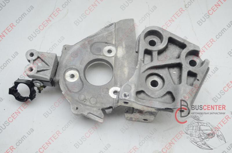 Кронштейн ТНВД Renault Kangoo 2001 р.  1.9 л дизель