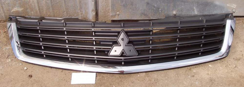 Передняя решетка 7450A551   Mitsubishi Galant