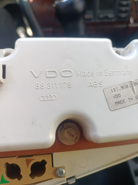 Панель приборов Audi A6  1994 2.6 Бензин 