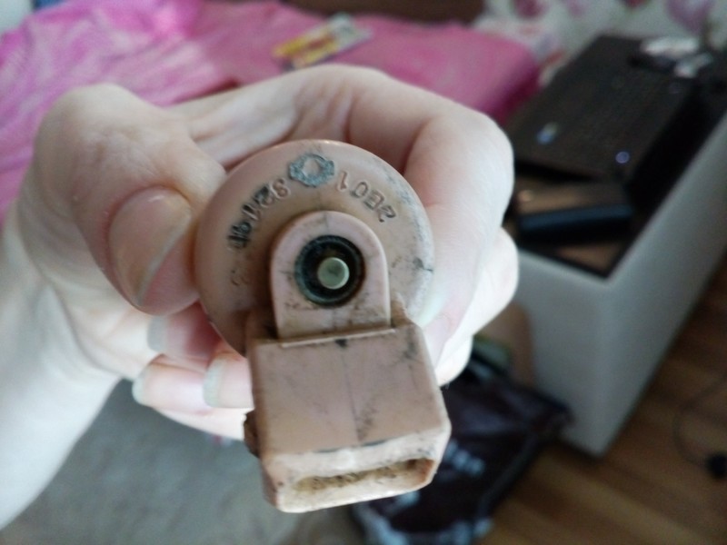 Форсунка топливная 2Е01 32190 3 Nissan Maxima J30 1991 3.0 Бензин Киев