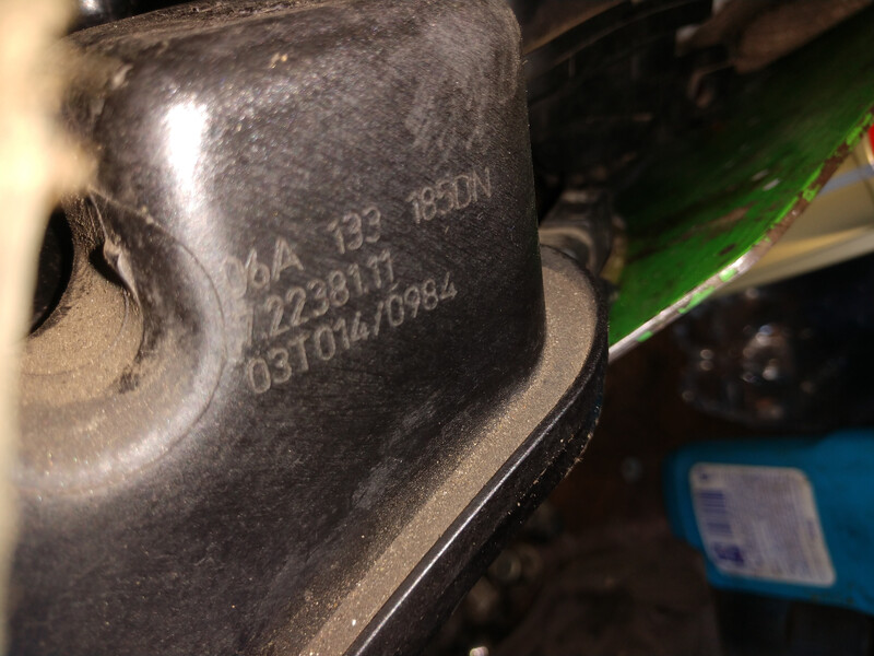 Впускний колектор Volkswagen Bora  2003 1.6 Бензин 