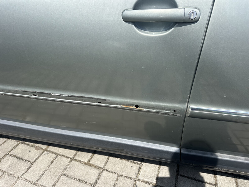 Молдинг двери Volkswagen Passat  2005 1.8 Бензин Житомир